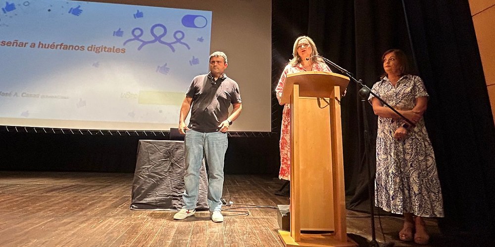 Baena inicia un programa de prevención del acoso y los riesgos asociados a las redes sociales