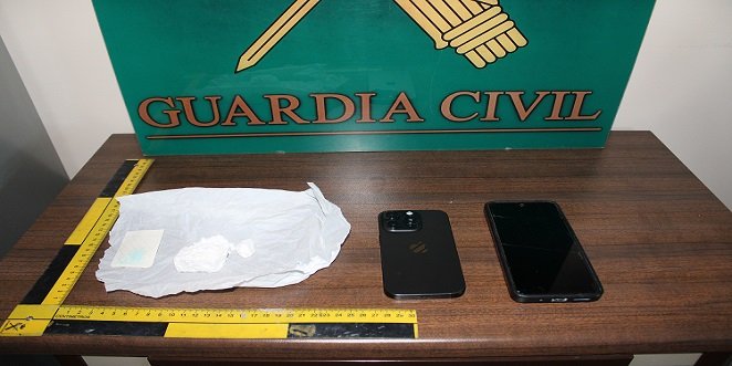 Guardia Civil y Policía Local de Baena detienen a dos personas con 33 gramos de cocaína