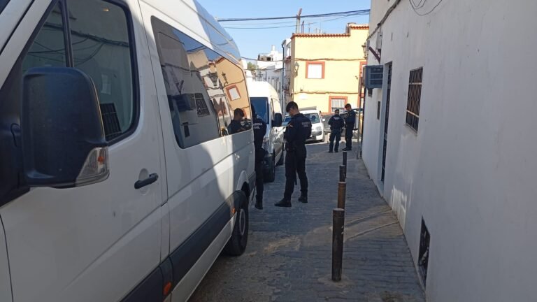 VOX denuncia la “grave inseguridad” en Baena y exige más medios para la Guardia Civil tras la macrooperación en San Pedro