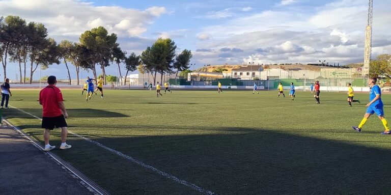 El Atlético Baenense recibe el domingo al Rute Calidad buscando el pleno de victorias en casa y la imbatibilidad en liga