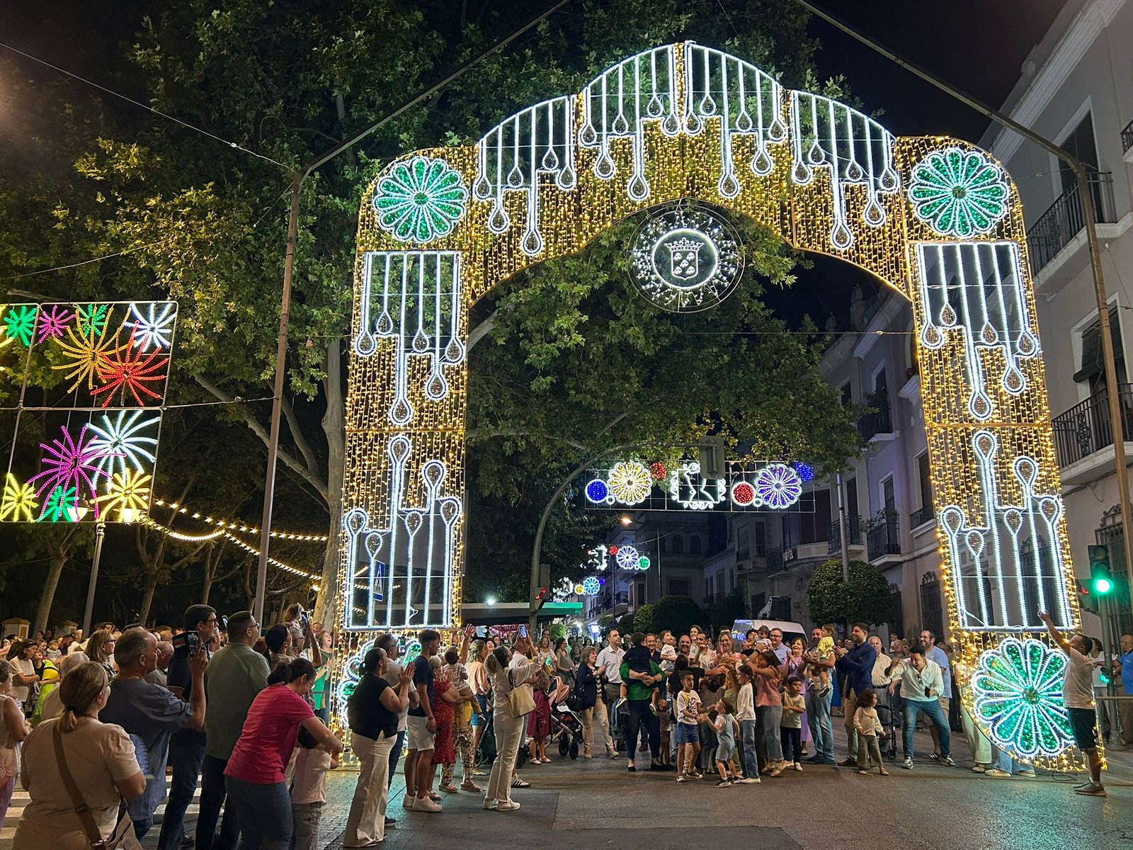 Comienza la Feria Real de Baena con el tradicional encendido del alumbrado