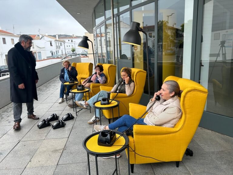 Baena acoge la instalación artística ‘Dial-A-Story- contra la violencia de género