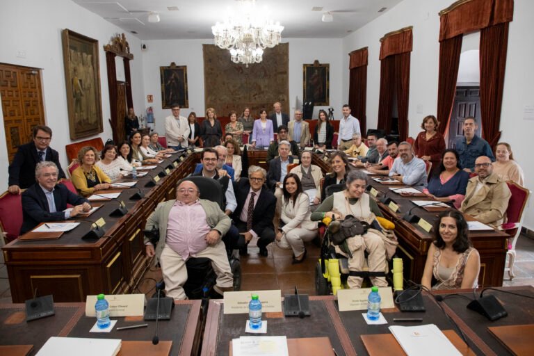 La asociación del Alzheimer de Baena se beneficia de una subvención de la Diputación para impulsar la calidad de vida de los usuarios