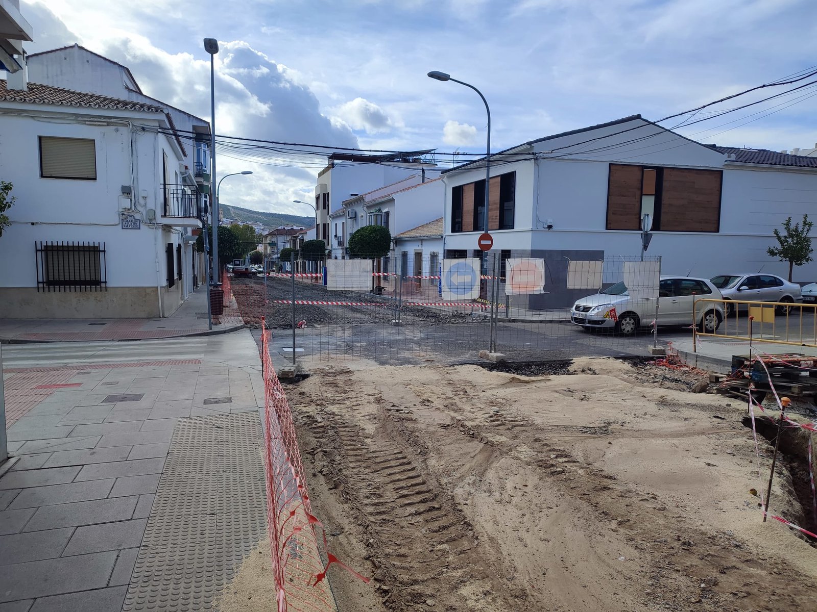 Iniciadas las obras en el segundo tramo de la calle Catedrático Alcalá Santaella