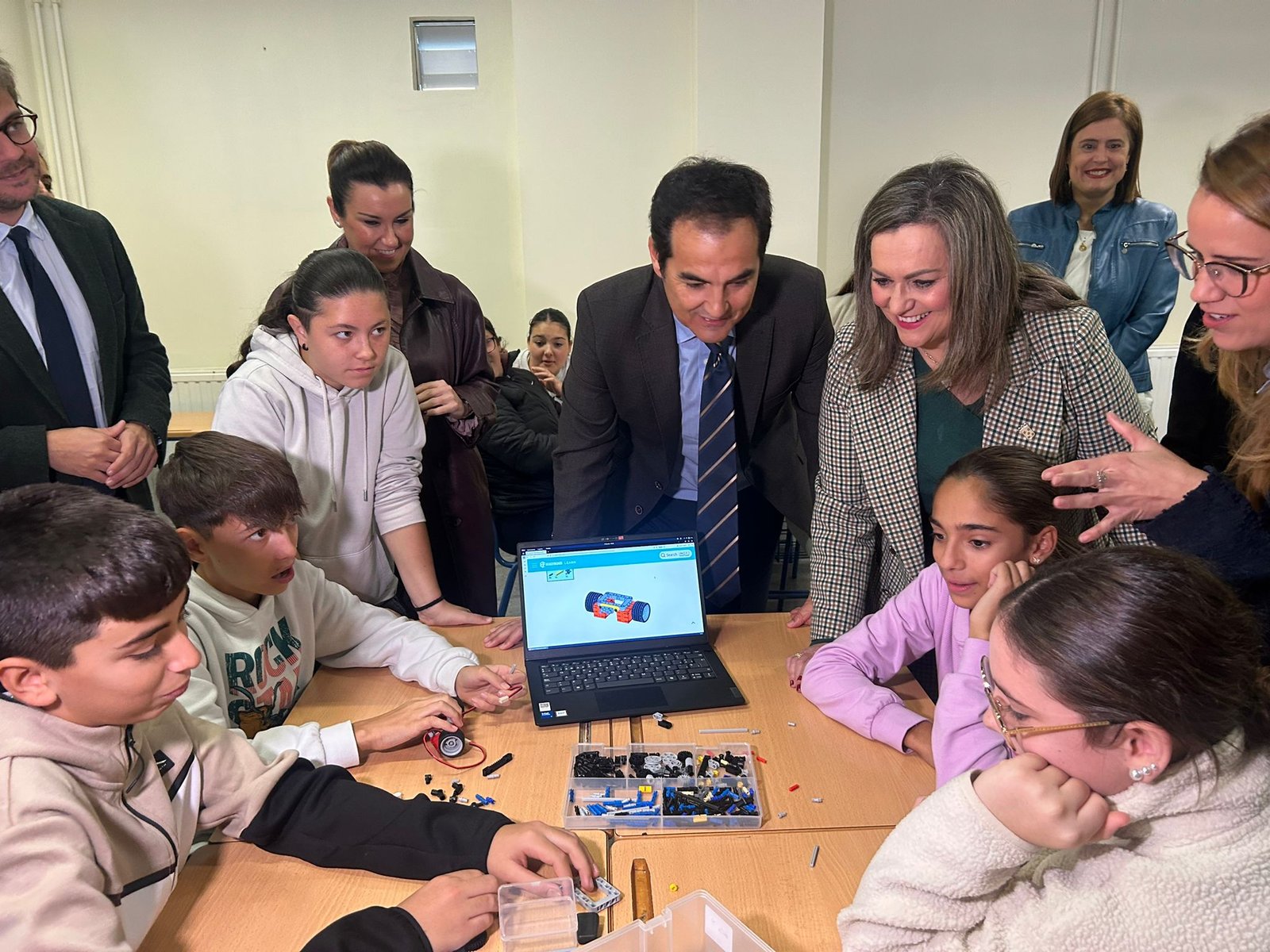 Nieto inaugura en Baena los cursos de formación digital del IES Luis Carrillo de Sotomayor