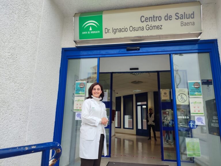 El Centro de Salud de Baena recomienda el uso de mascarillas para prevenir contagios de gripe