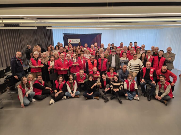 El baenense Manuel Luque, homenajeado por Cruz Roja por su colaboración con la institución como voluntario