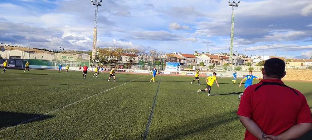 El Atlético Baenense se impone por 1-2 al CD El Villar y sigue invicto a domicilio