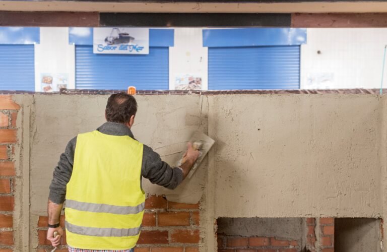 Sindicatos y patronal firman la nueva jornada laboral para el sector de la construcción en la provincia de Córdoba