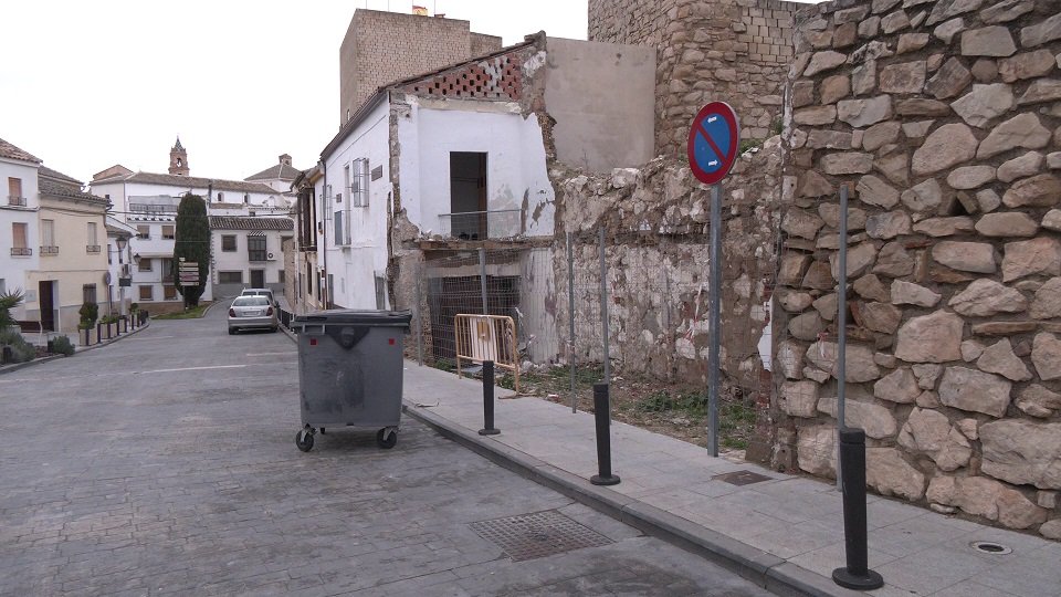 El Ayuntamiento reubicará contenedores soterrados en varias zonas del casco histórico de Baena