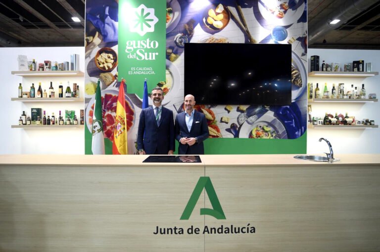 La Junta y Landaluz firman un protocolo para la defensa y promoción de la agroindustria andaluza