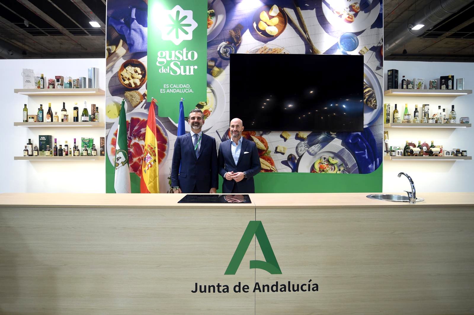 La Junta y Landaluz firman un protocolo para la defensa y promoción de la agroindustria andaluza