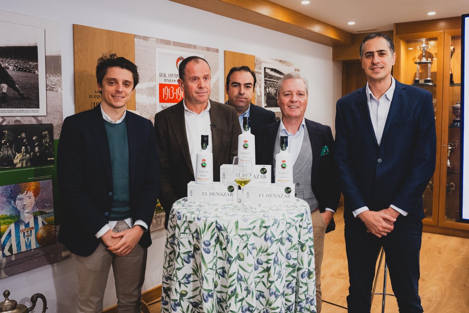 El Racing de Santander juega con AOVE de la DOP Baena