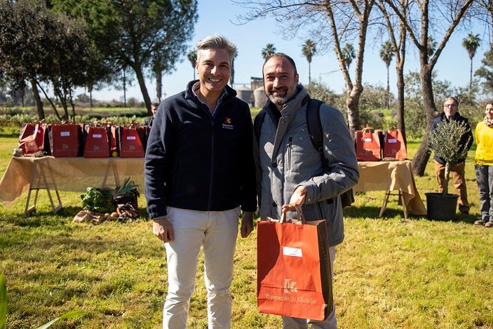 El Ayuntamiento de Baena recibe de la Diputación un lote de semillas para entregar a los hortelanos locales