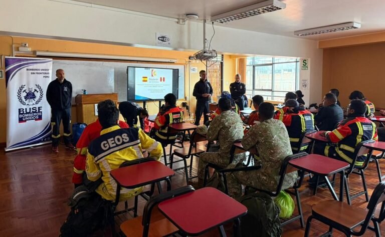 El bombero baenense Antonio Caballero participa en Perú en un nuevo proyecto formativo de cooperación internacional