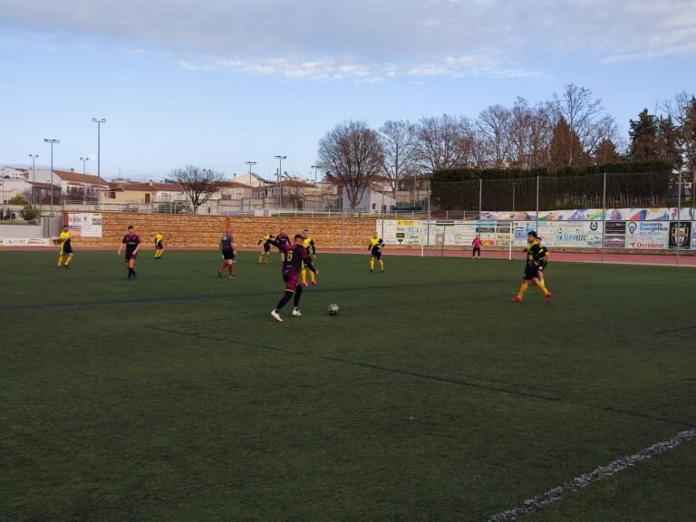 Goleada del Sanfran en el derbi local ante el Lastres Pérez y empate inmerecido del Atlético Baenense en Castro del Río