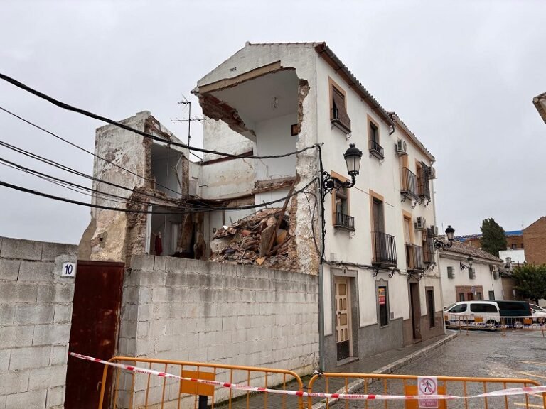 Se derrumba una casa en la calle Santo Domingo Henares de Baena a causa del temporal