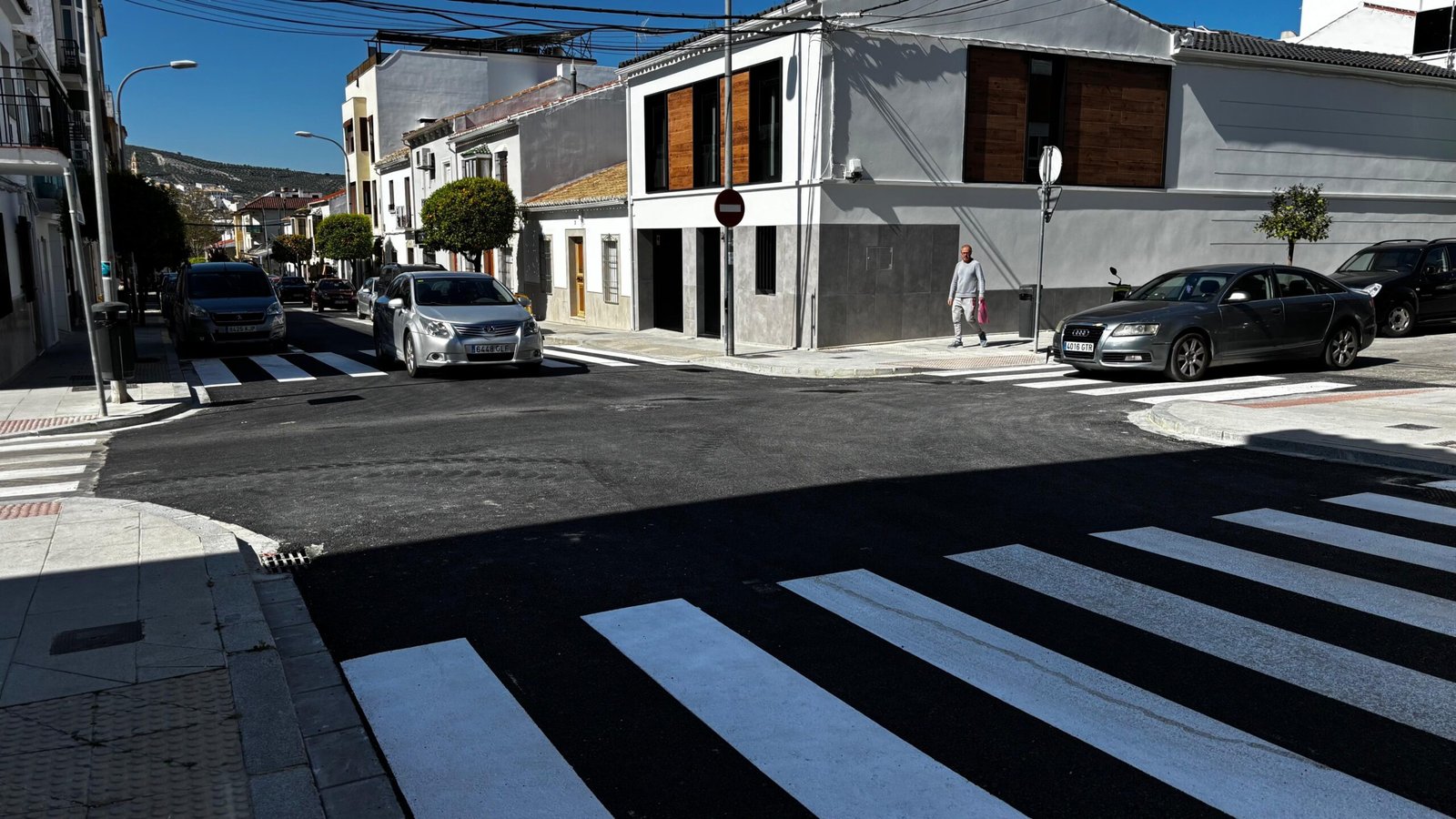 Reabierto el tráfico en la calle Catedrático Alcalá Santaella tras siete meses de obras de mejora