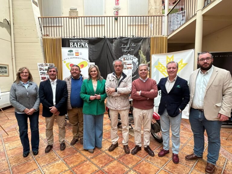 Baena acoge la XVII Ruta de Motos Clásicas del Aceite con cerca de 120 inscripciones