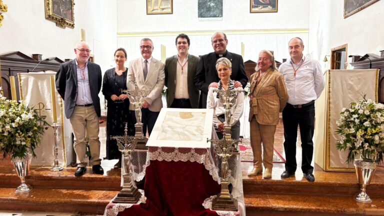 Restaurada una bula pontificia de 1726, joya histórica de la Hermandad del Corpus de Baena