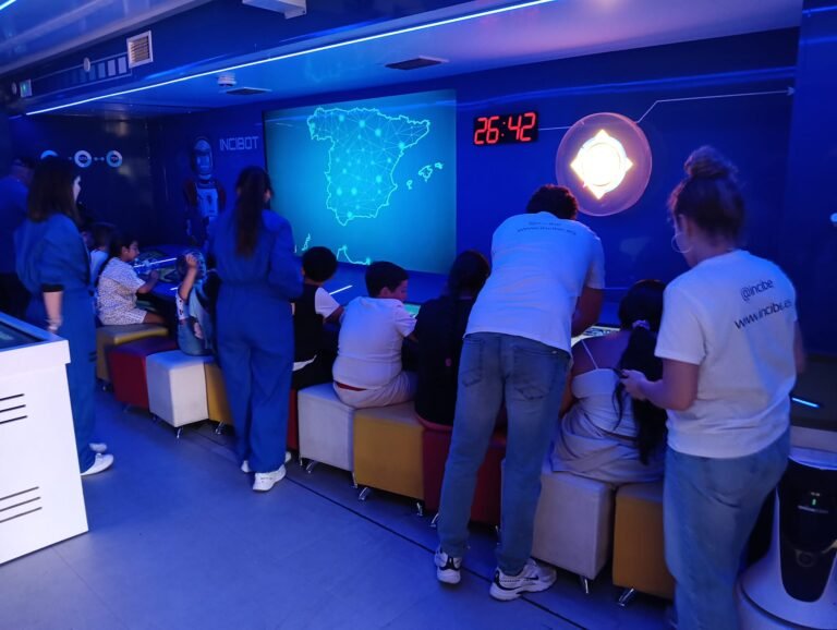 Baena acoge el roadshow de ciberseguridad de INCIBE para acercar la protección digital a toda la ciudadanía