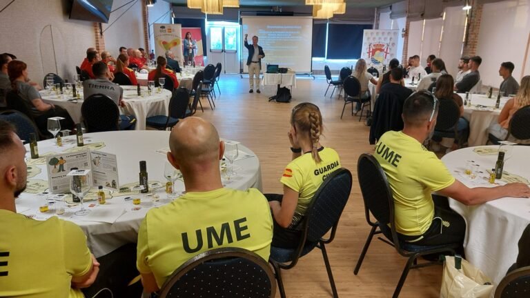 La DOP Baena lleva el valor saludable del AOVE a la Semana del Deporte Militar en Cádiz
