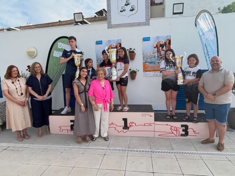 El Club Natación Baena se cuelga siete medallas en una nueva exhibición del Navial en el Trofeo ‘Melchor Castro Luque’