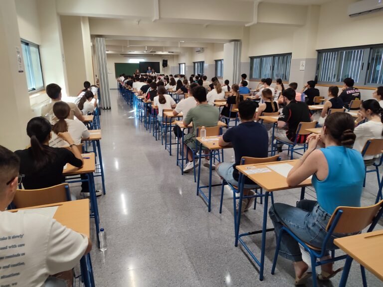 Un total de 186 estudiantes se examinan de la ‘Selectividad’ en el IES ‘Luis Carrillo de Sotomayor’ de Baena