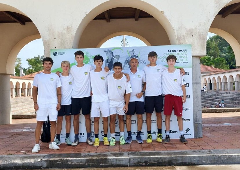 El tenista baenense Alberto Mora disputa en Lisboa el Campeonato Nacional de Portugal por Equipos Sub-16