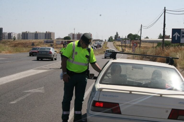 La DGT activa una campaña especial de control de consumo de alcohol y drogas en las carreteras andaluzas