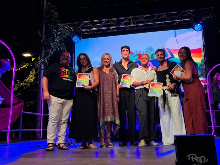 Baena reivindica la igualdad y la libertad en la tercera gala del Pride con Rosa López como actuación estelar