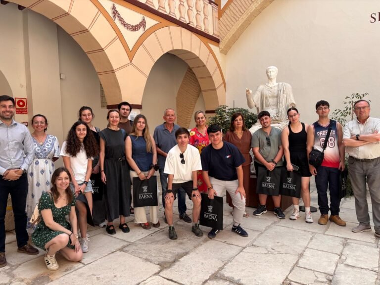 Torreparedones se convierte en un espacio de formación con el Curso de Arqueología Experimental de la UCO
