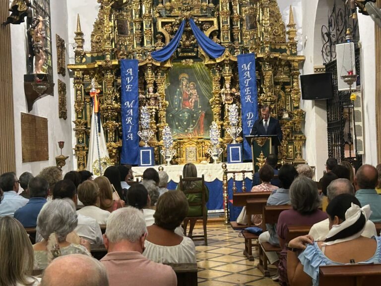 Rafael Navarro convierte el XV Pregón de la Virgen de Guadalupe en un sentido homenaje a la fe, la familia y las raíces