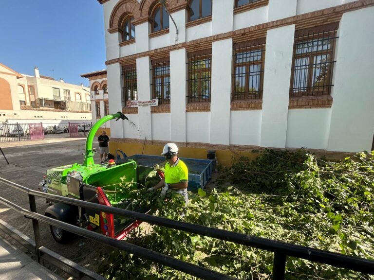 Baena adquiere una biotrituradora y supera los 300.000 euros de inversión en maquinaria para Parques y Jardines