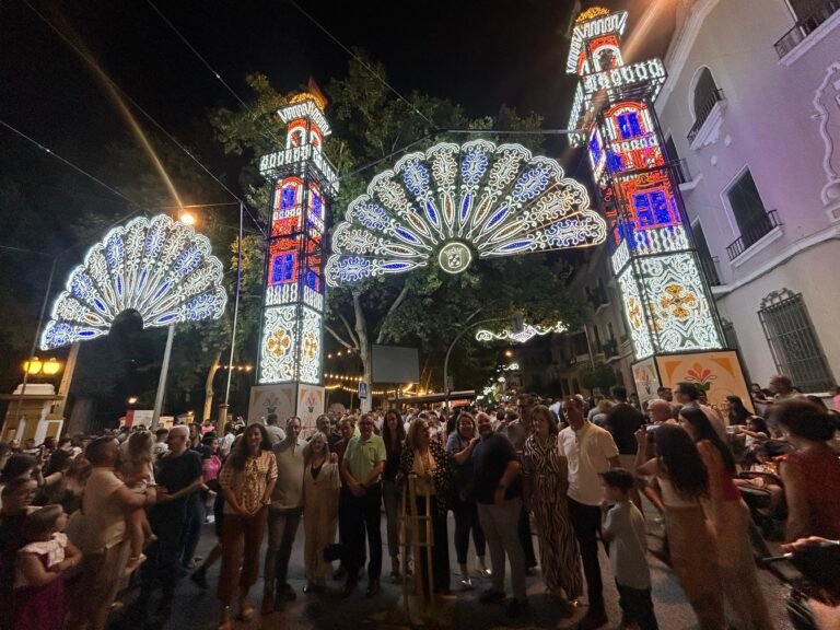 Baena inaugura el alumbrado de la Feria Real de 2026