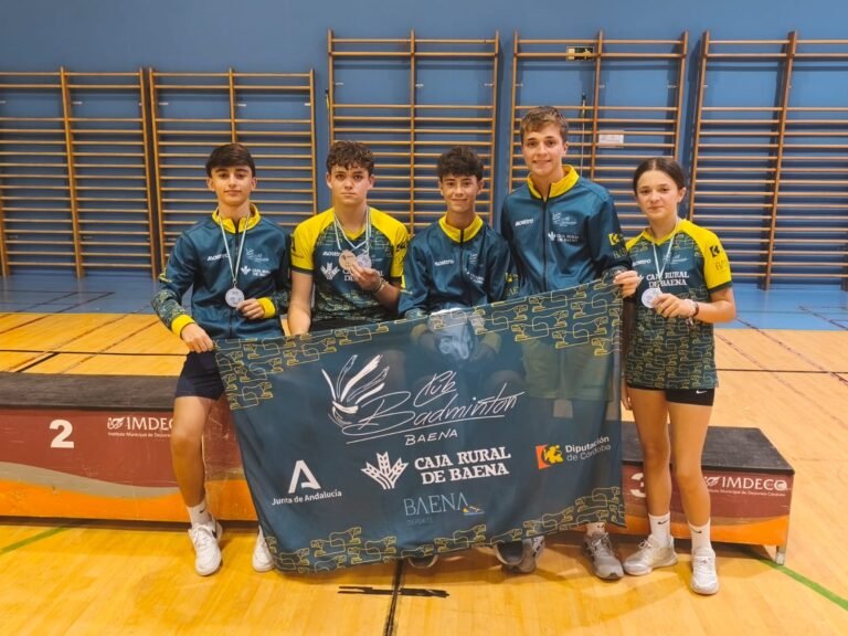 Fin de semana con excelentes resultados en bádminton y carreras por montaña pero con doble derrota en fútbol