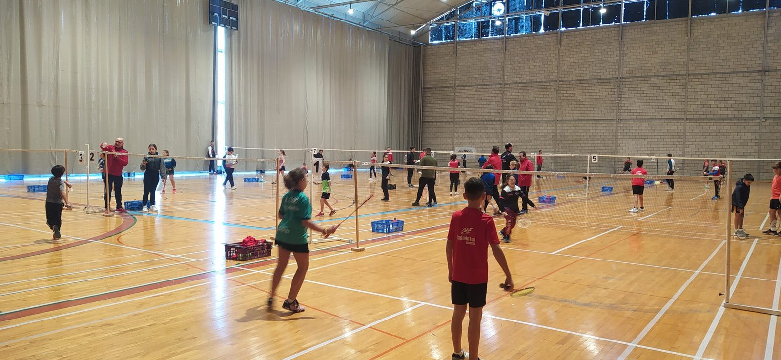  “Puente deportivo” para la mayoría de equipos baenenses y de doble cita en bádminton